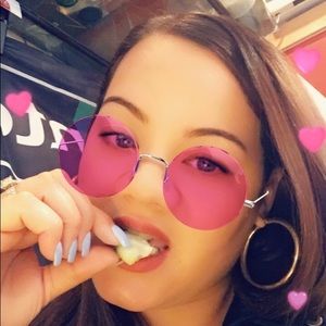 Meet your Posher, Ines